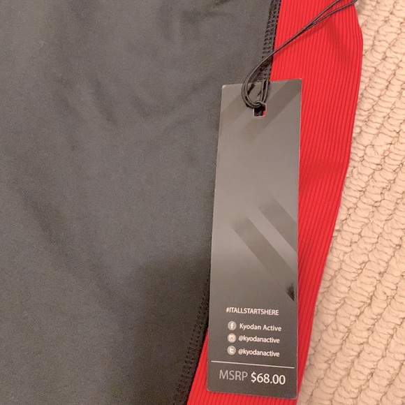 Kyodan new 7/8 length running pants key pocket in waist. Black with side pink - Picture 3 of 4